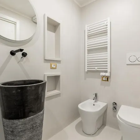 Maison Gil Santucci Bolonia